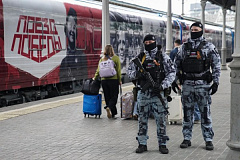 На Белорусском вокзале столицы завершила свою недельную стоянку одна из самых необычных музейных экспозиций — «Поезд Победы». В течение всего времени нахождения состава в Москве общественную безопасность на вокзале и прилегающей территории обеспечивали со