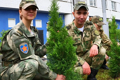 В честь Дня защиты детей в Главном управлении Росгвардии по городу Москве высадили аллею из деревьев