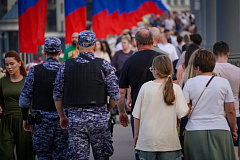 Безопасность проведения массовых мероприятий в столице, посвящённых Дню России, обеспечили сотрудники и военнослужащие Росгвардии