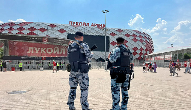 Московские росгвардейцы обеспечили безопасность проведения матча Суперкубка России по футболу среди женщин  