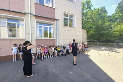Сотрудники Госавтоинспекции Новой Москвы провели мероприятие для детского школьного лагеря