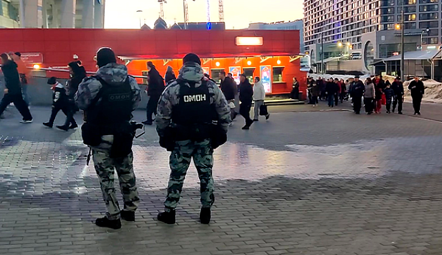 Сотрудники и военнослужащие столичного главка Росгвардии обеспечили безопасность матча КХЛ